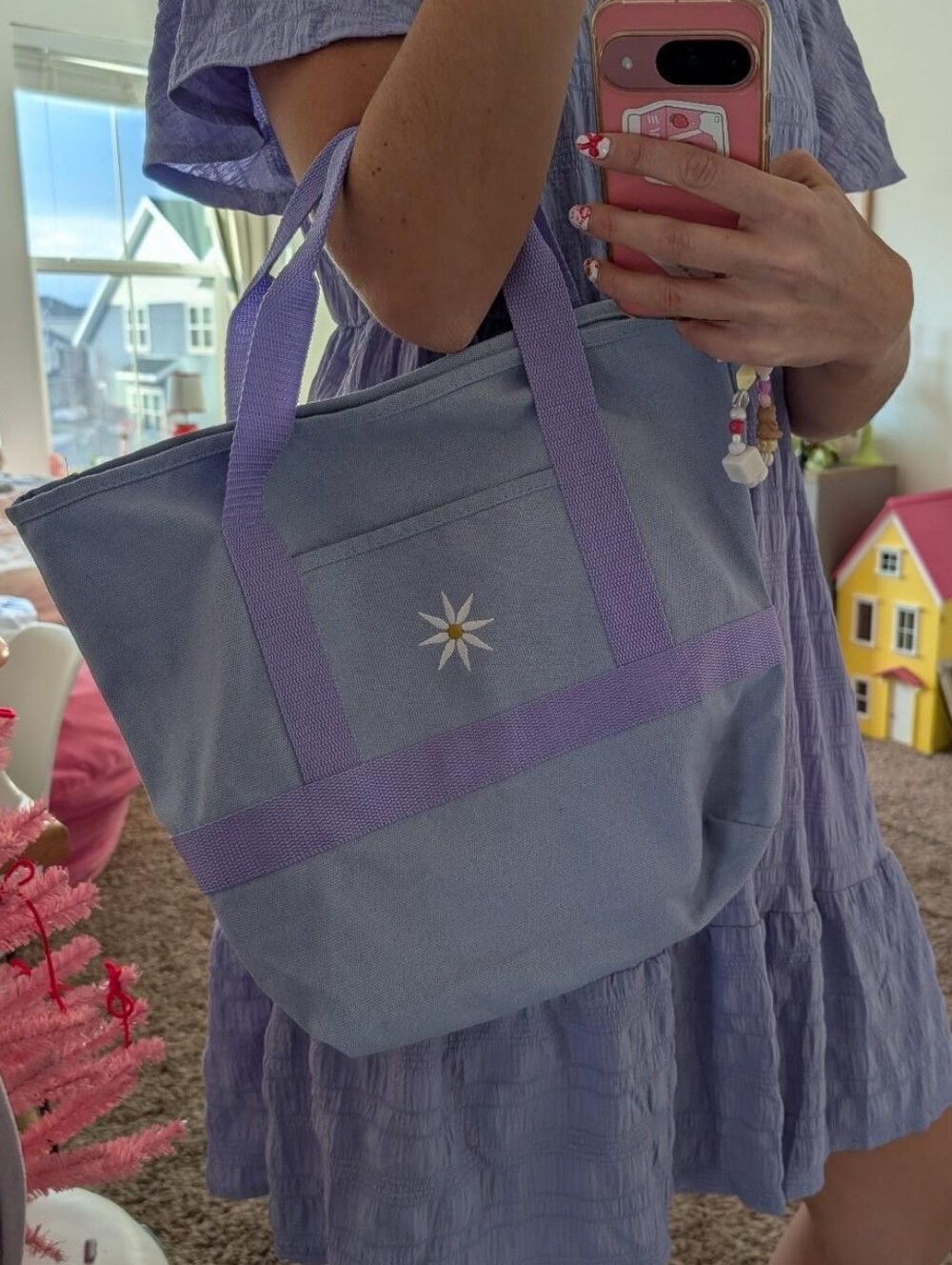 Lavender Tote Bag With Embroidered Daisy